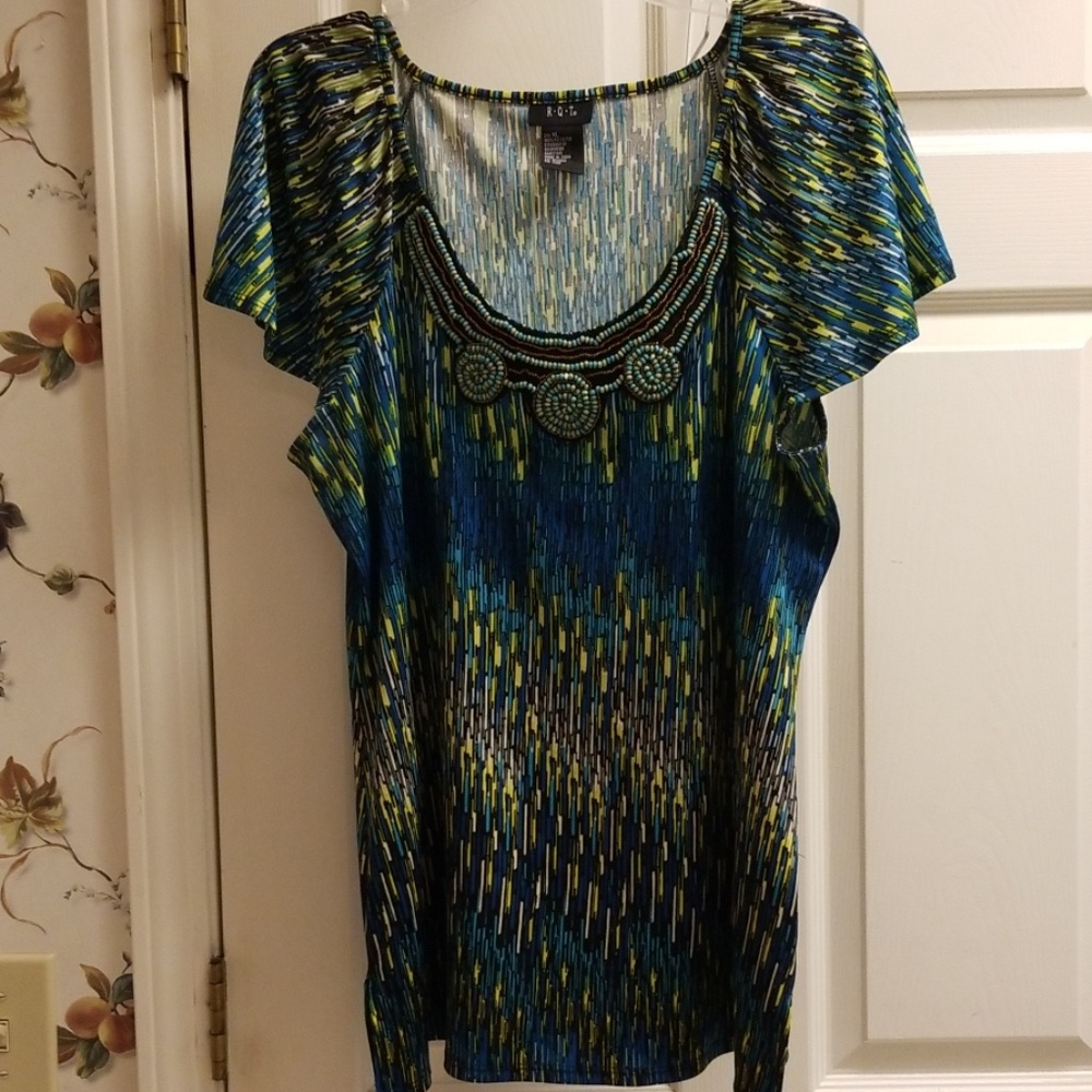 Top - Picture 2 of 5